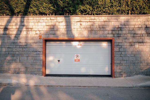 What's the Difference Between Garage Door Repair and Replacement?
