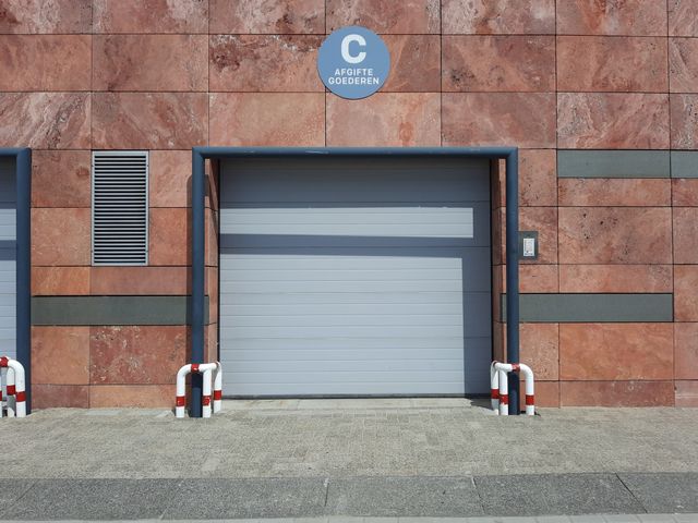 What Are the Signs Your Garage Door Needs Repair?